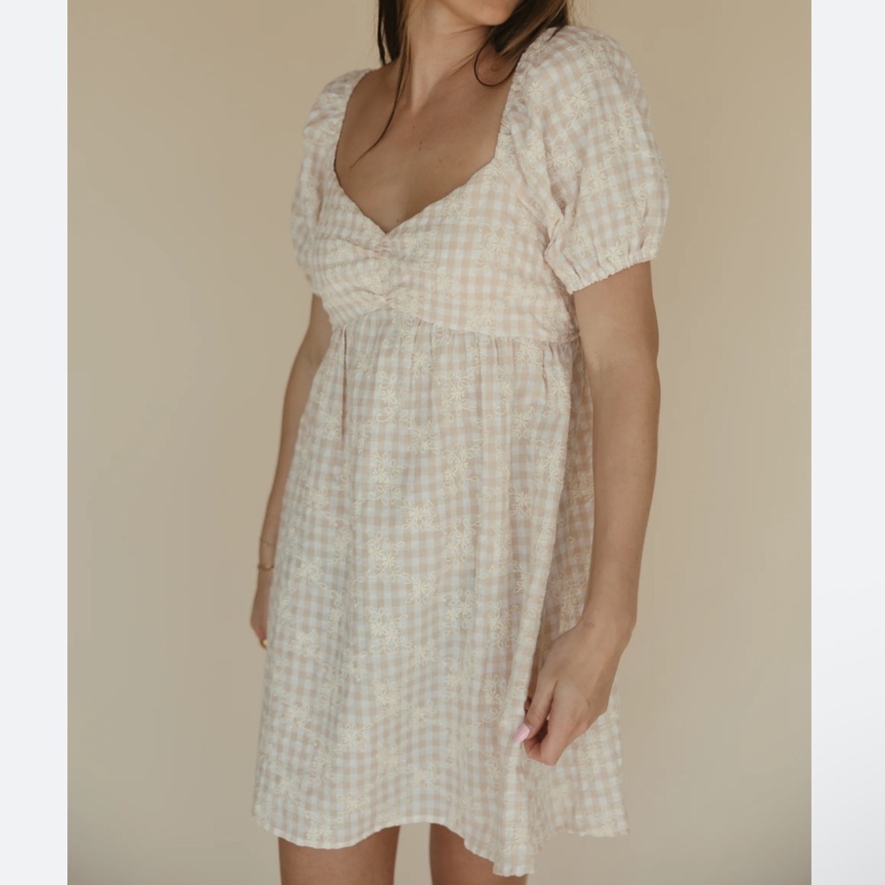 🌻NWT • Urban Romantics • Beige Dress •